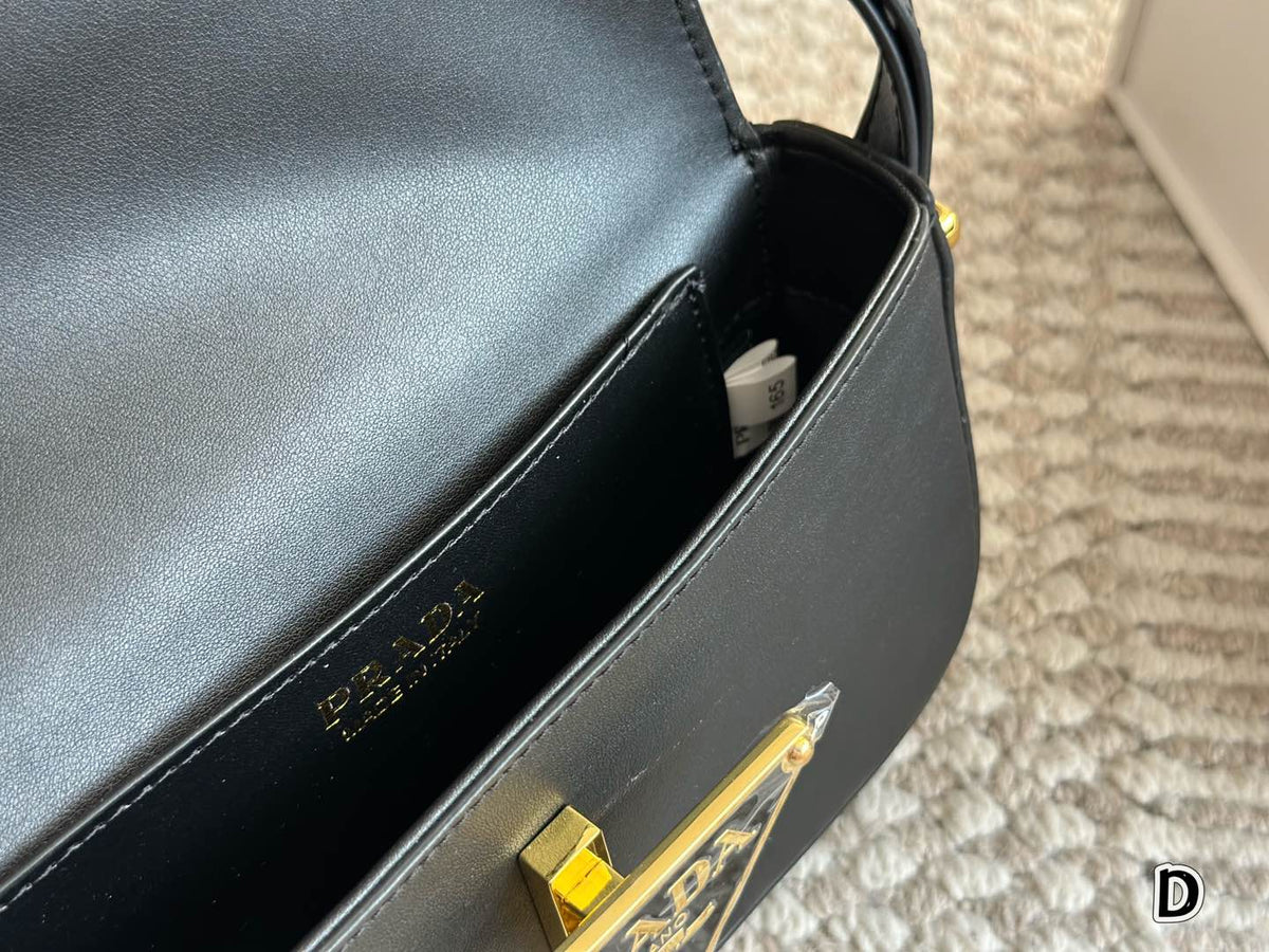 Prada Femme Handbag Black 21x13cm