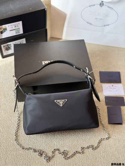 Prada Black Tote Bag Leather Shoulder Strap Vintage 25x14cm